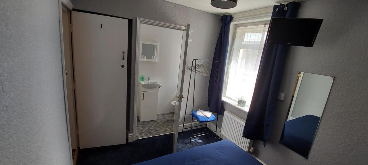 The Clevedon Bed & Breakfast Blackpool Bagian luar foto