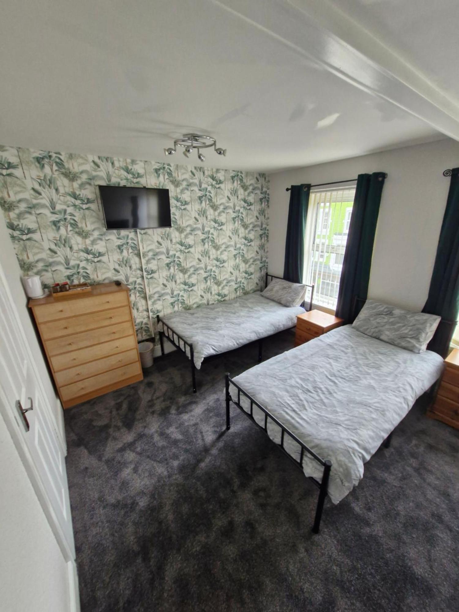 The Clevedon Bed & Breakfast Blackpool Bagian luar foto