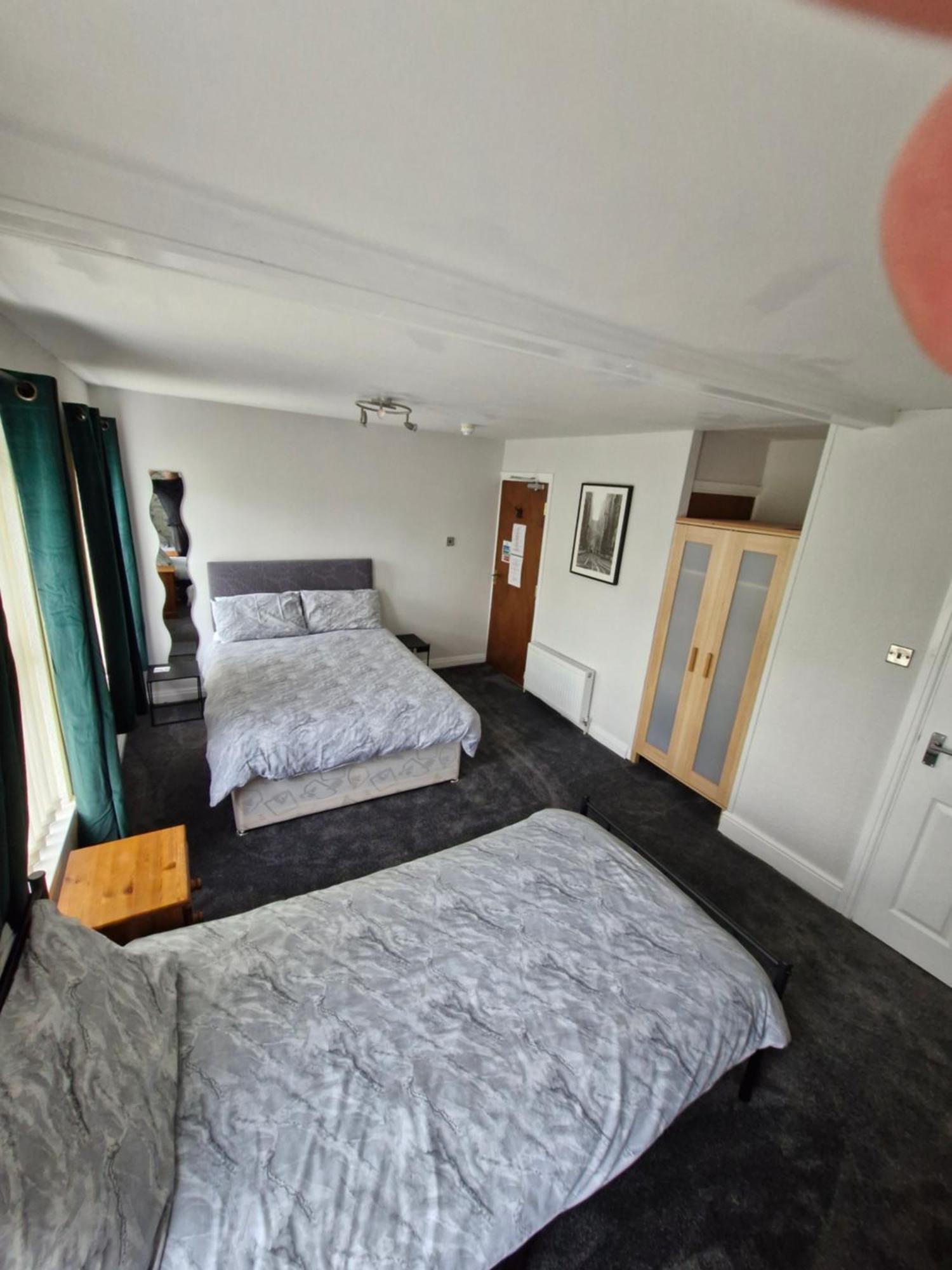 The Clevedon Bed & Breakfast Blackpool Bagian luar foto