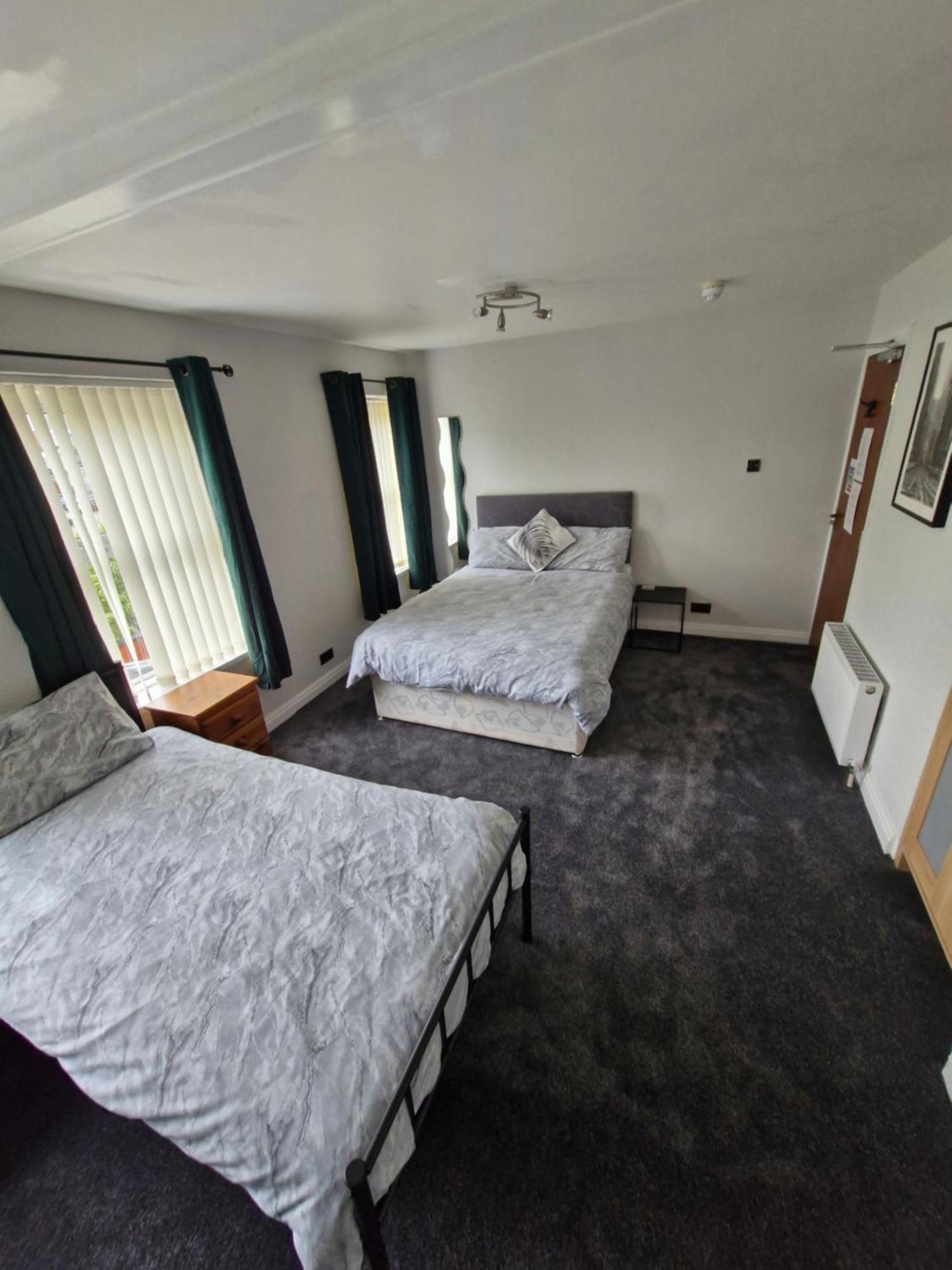 The Clevedon Bed & Breakfast Blackpool Bagian luar foto