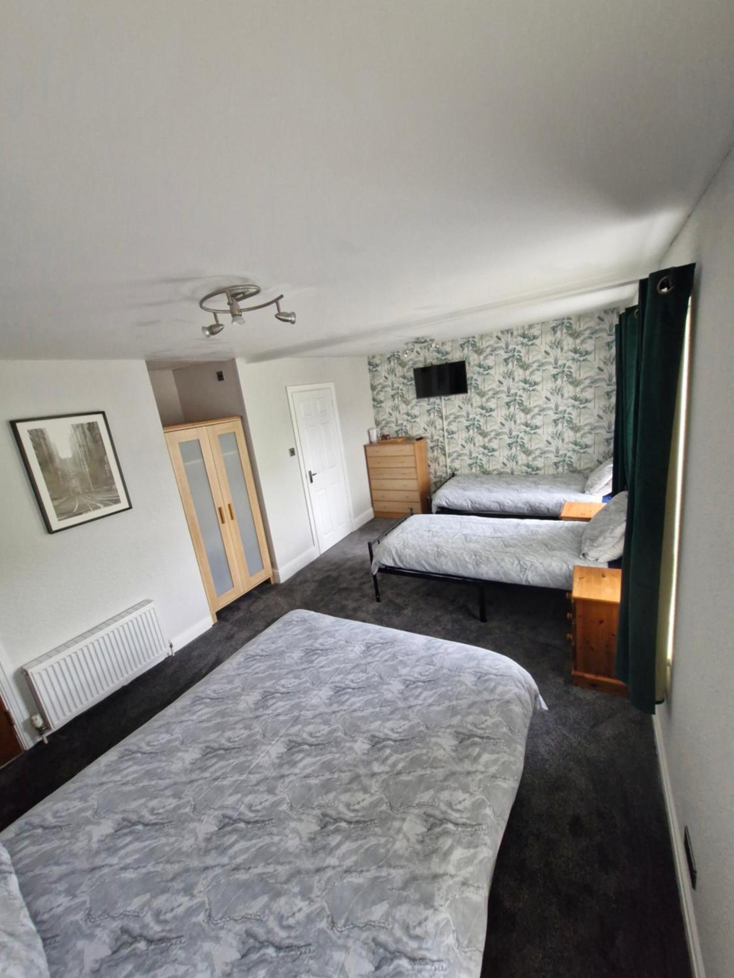 The Clevedon Bed & Breakfast Blackpool Bagian luar foto