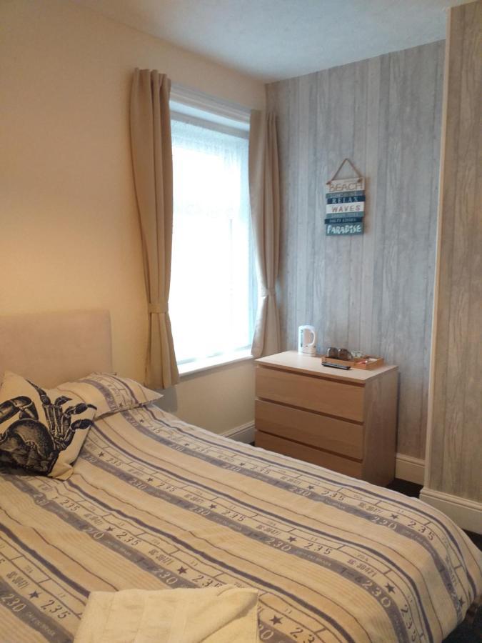 The Clevedon Bed & Breakfast Blackpool Bagian luar foto