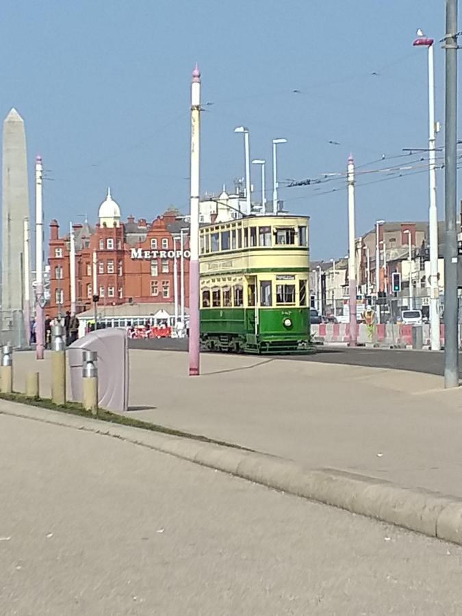 The Clevedon Bed & Breakfast Blackpool Bagian luar foto