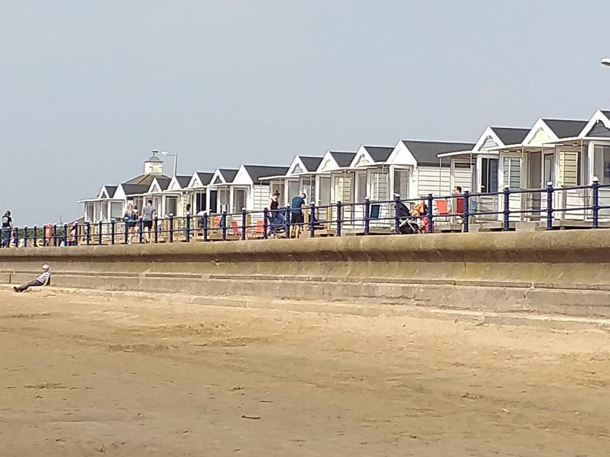 The Clevedon Bed & Breakfast Blackpool Bagian luar foto